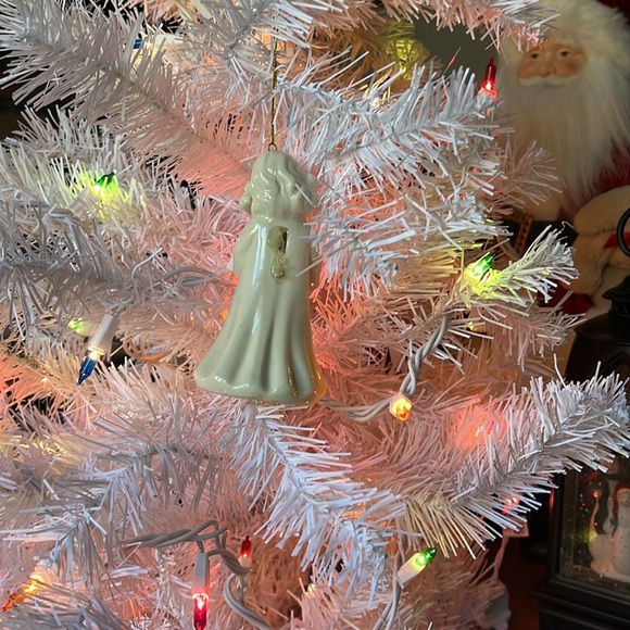❤️Rare Vintage 1983 Porcelain Gold Angel Christmas Ornament BUY ONE GET ONE FREE - Picture 5 of 7